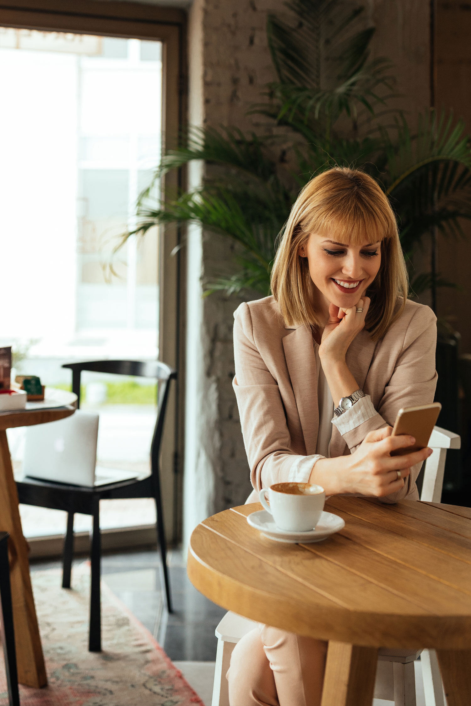 Increase revenue and enable guest food and drink orders. - F&B reimaginedOrder and pay for food and beverages securely, all without swiping a card, opening a tab or signing a receipt.Order food and drinks 24/7Deliver food to your guests wherever they are in your hotel. Guests don't have to wait in line or on the phone to order and can order anytime, anywhere.Seamless integration directly into the POS!